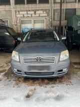Toyota Avensis T25 D4D Diesel evtl. tausch - Toyota Avensis aus 2004 mit Diesel-Antrieb