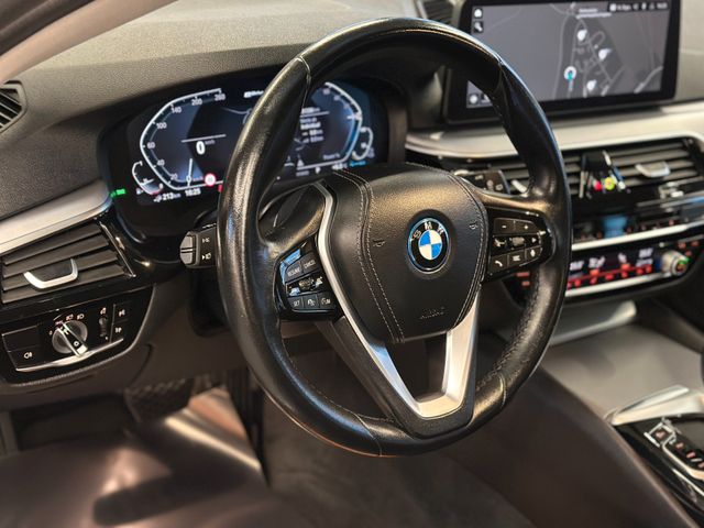BMW 530 e Touring xDrive *Virtual Cockpit*AHK*LED*BT