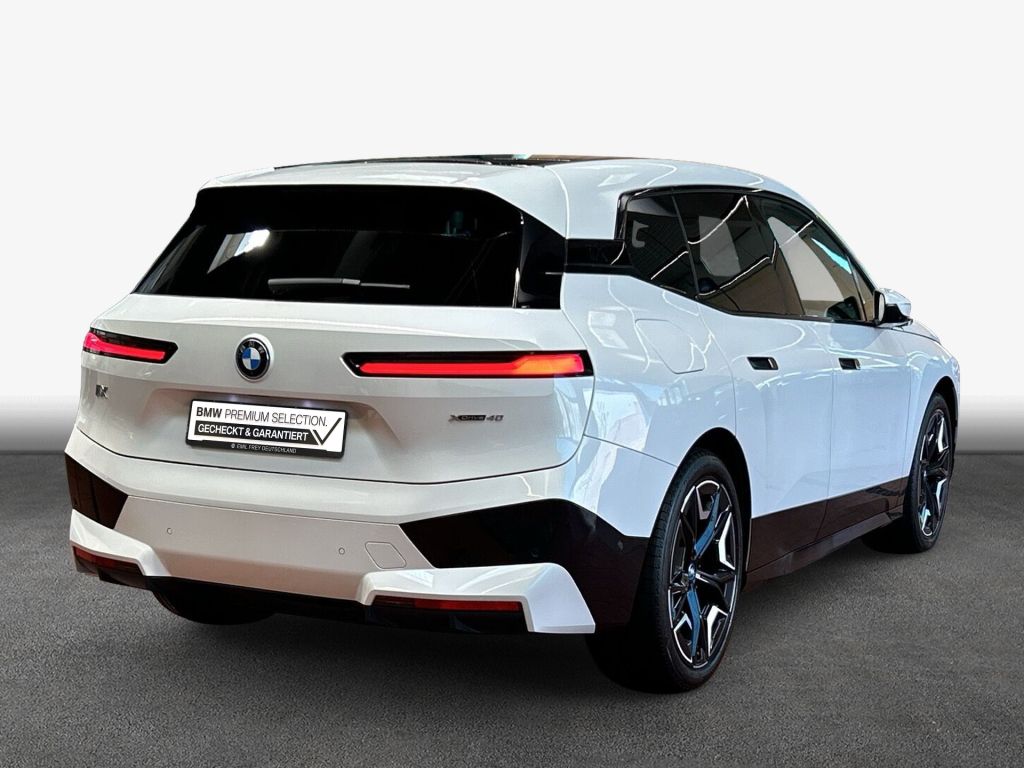 BMW iX xDrive40 Pano Laser AHK H&K Navi foto 2