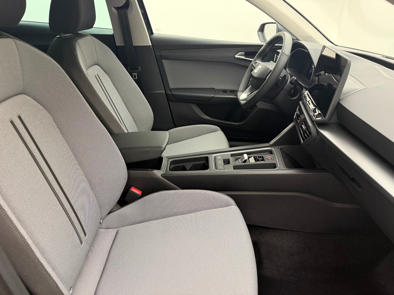 Seat Leon Sportstourer 1.5 eHybrid Style RoadEdition imagem 3