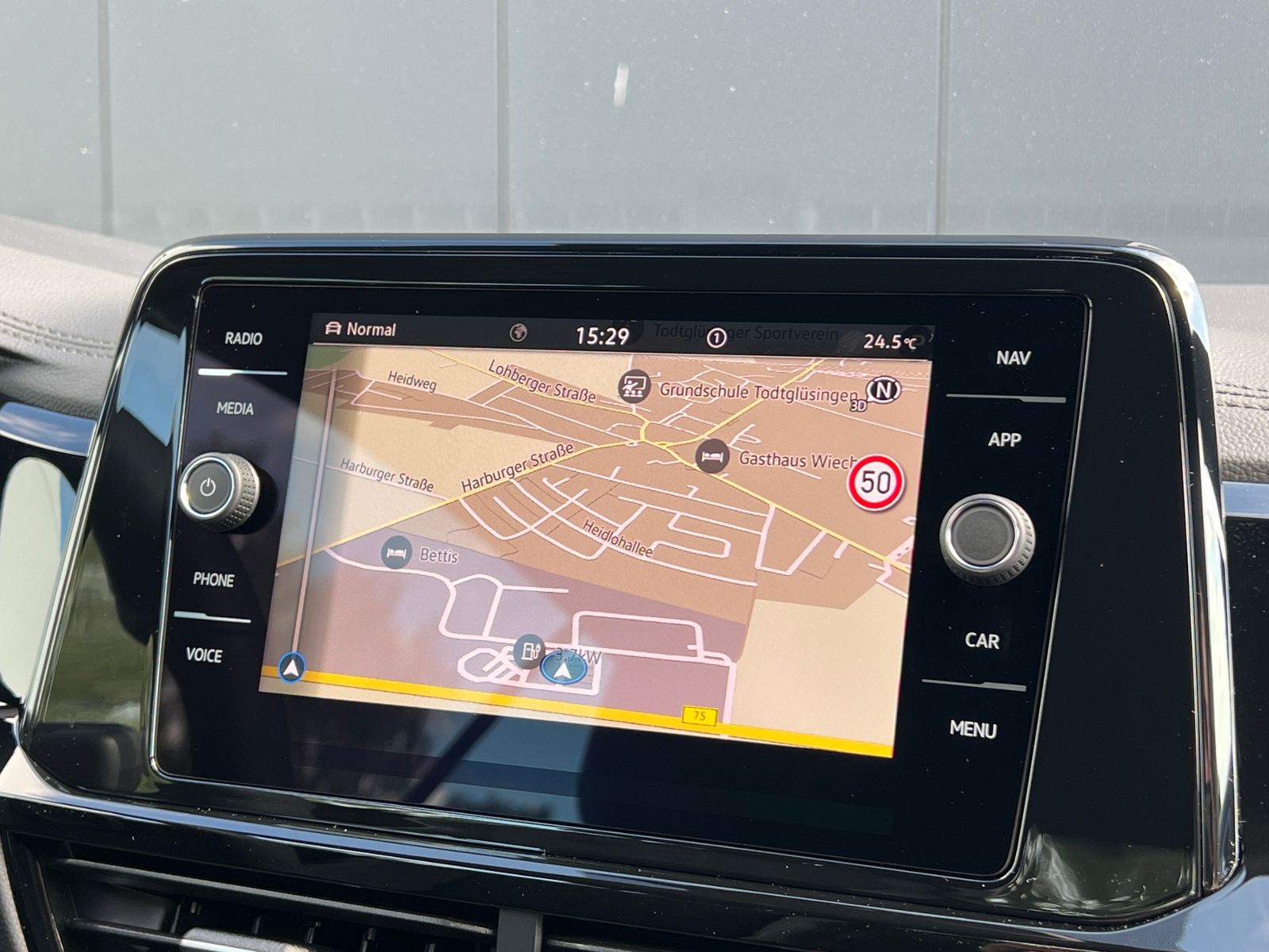 Fahrzeugabbildung Volkswagen T-Roc Cabriolet R-Line 1.5 TSI DSG *AHK,Black-St