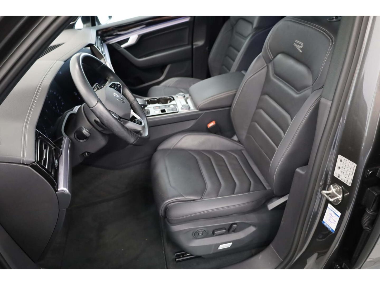 Volkswagen Touareg 3.0 TDI V6 4Mot. R-Line Black Style AHK foto 6
