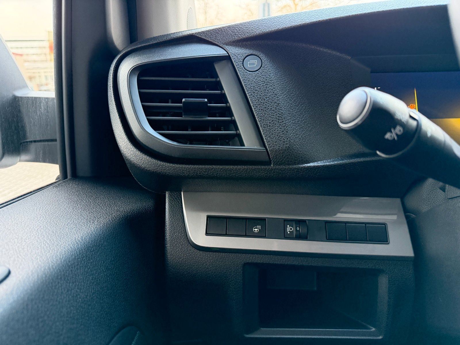 Fahrzeugabbildung Opel Vivaro Kasten 1.5 D (L2) Basis M Kamera,LED,PDC