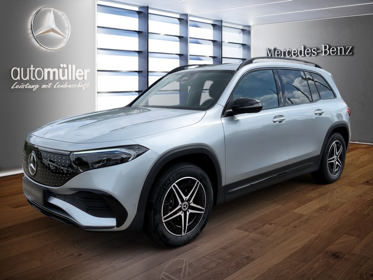 MERCEDES-BENZ EQB 300 4M BONUS+AMG+AHK+NIGHT+TOTWINK+AMBIENTE+