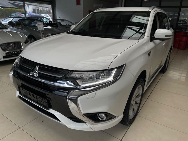 Mitsubishi Outlander PHEV Plus 4WD*2.Hand*Navi*Leder