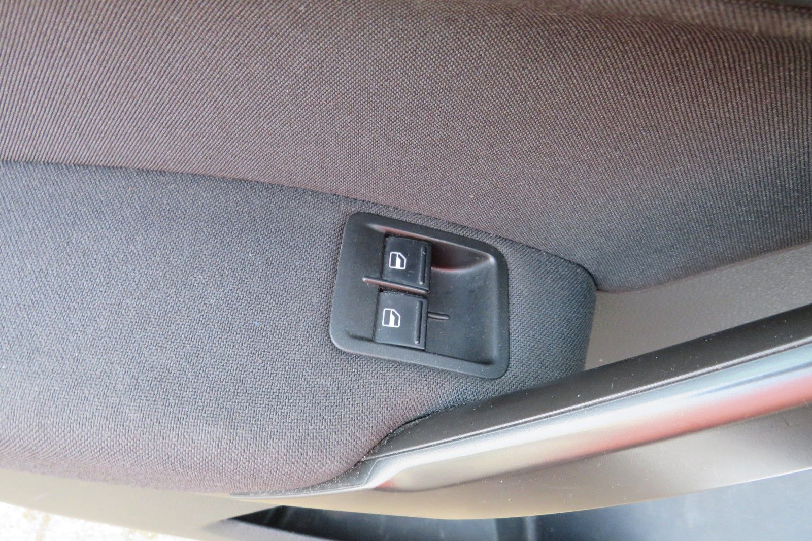 Fahrzeugabbildung Volkswagen Caddy MAXI 2.0-TDI COMFORT AHK NAVI STANDH. 1HD