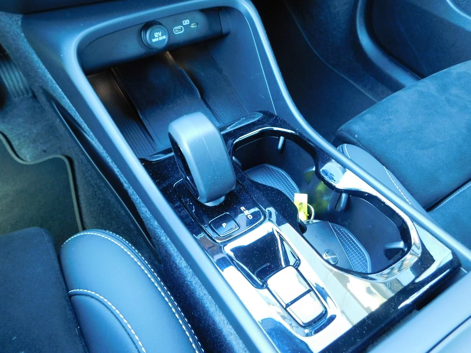 Fahrzeugabbildung Volvo XC40 B3 Plus Black-Editon
