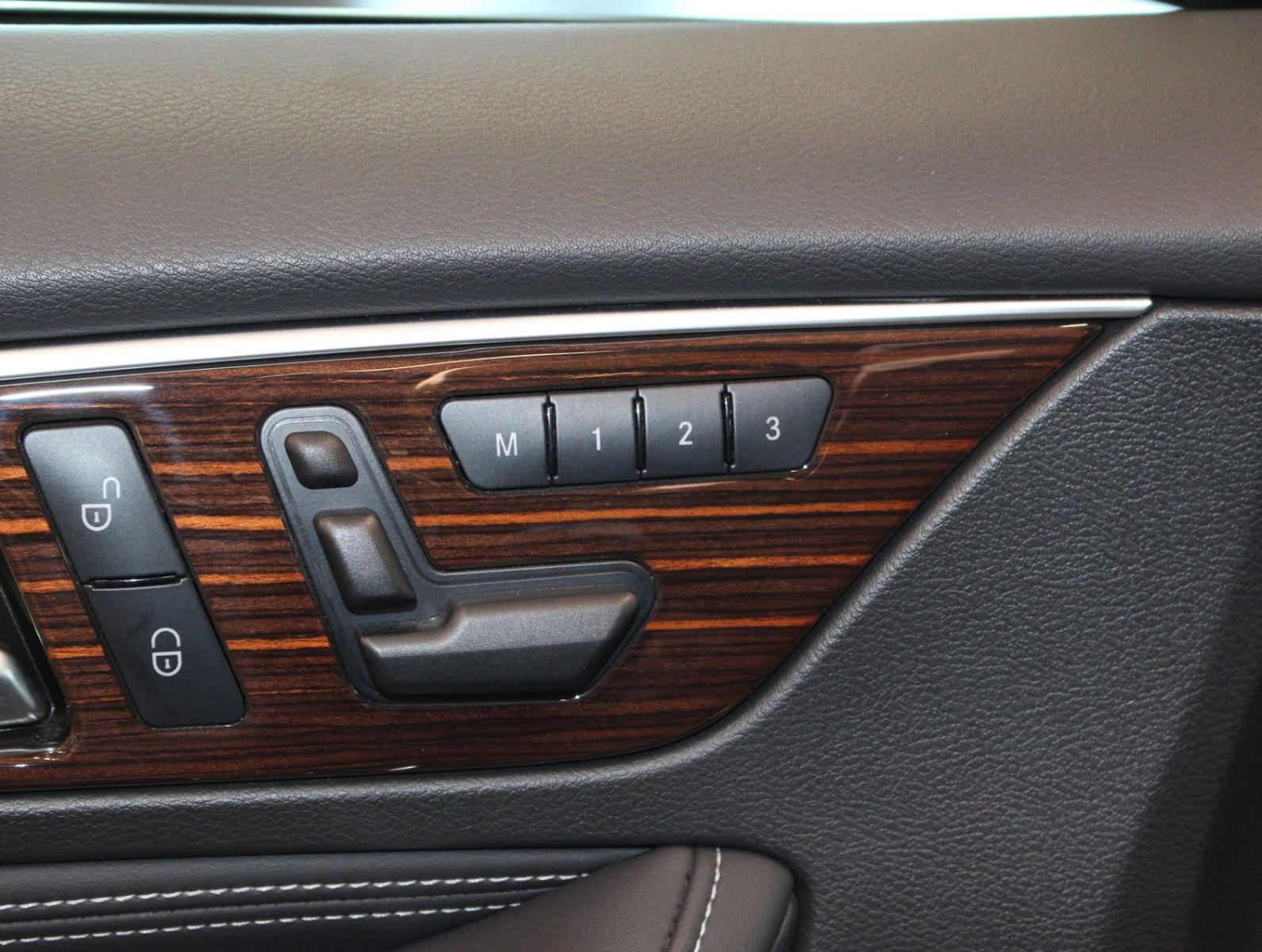 Fahrzeugabbildung Infiniti Q30 1.6 Premium 2. Hand*Navi*Kamera