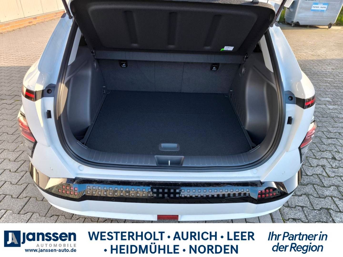 Fahrzeugabbildung Hyundai KONA Elektro 49kWh Trend/Assistenz-Paket/Navi/36