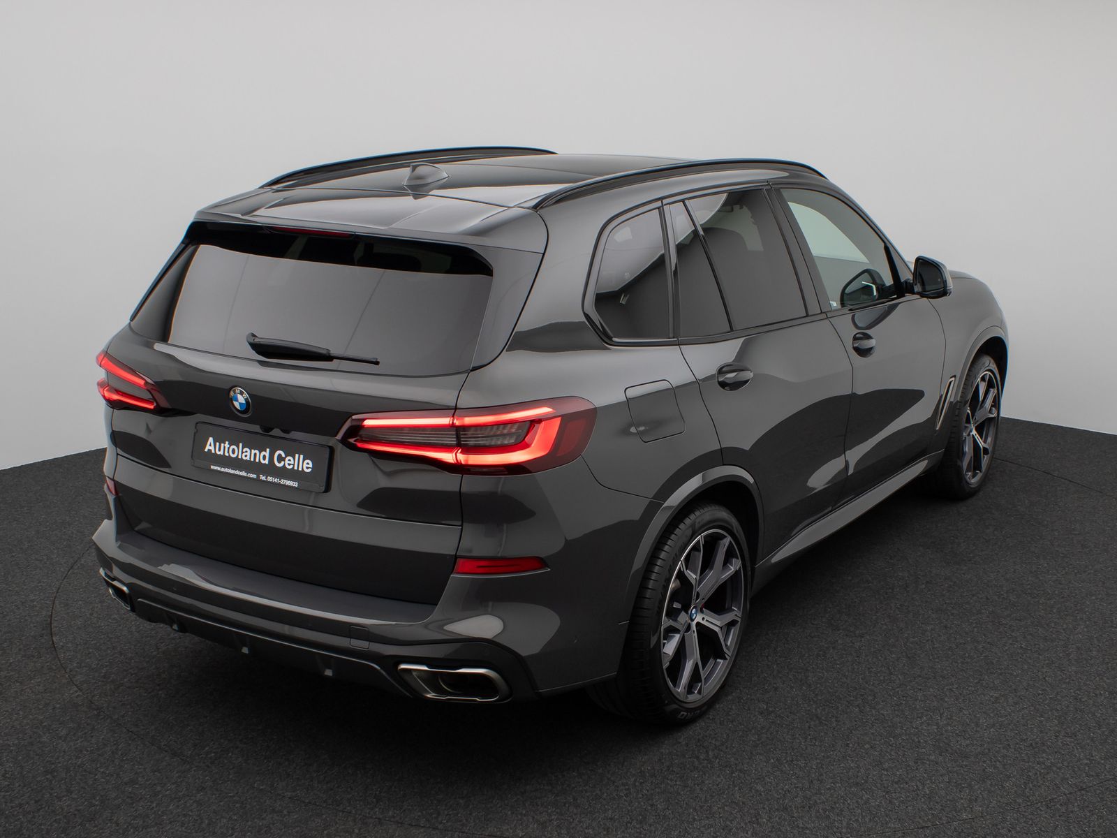 Fahrzeugabbildung BMW X5 M50i Panorama 360°Laser HUD DAB B&W Massage