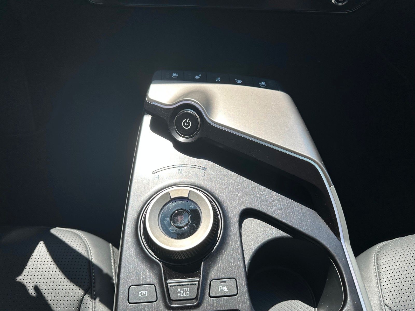 Fahrzeugabbildung Kia EV6 FL EARTH 84 RWD WP CO AS SD DR