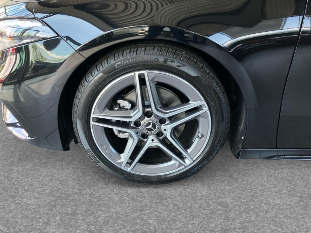 Fahrzeugabbildung Mercedes-Benz A 200 Kompaktlimousine AMG*AHK*Kamera*LED*Sitzzg