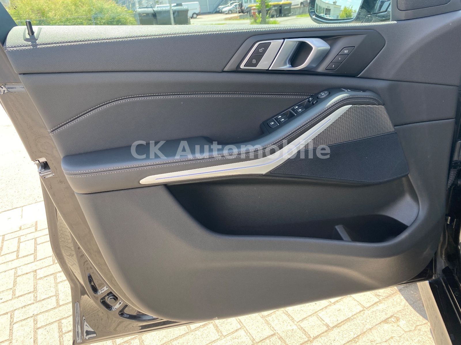 Fahrzeugabbildung BMW X5 xDrive 40d M-Sport/laser/Head-Up/Pano/ACC/AHK