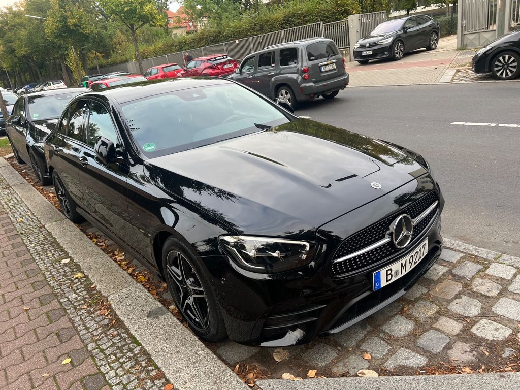 Image of Mercedes-Benz E 220