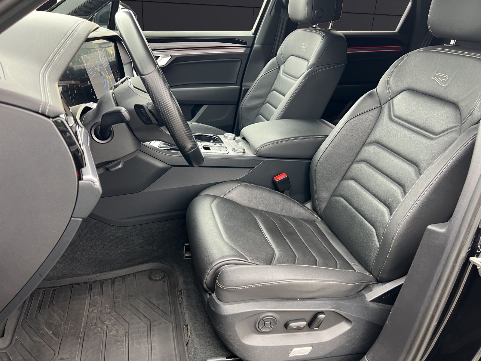 Fahrzeugabbildung Volkswagen Touareg R-Line 4M TDI IQ.Light ACC AHK LUFT STH