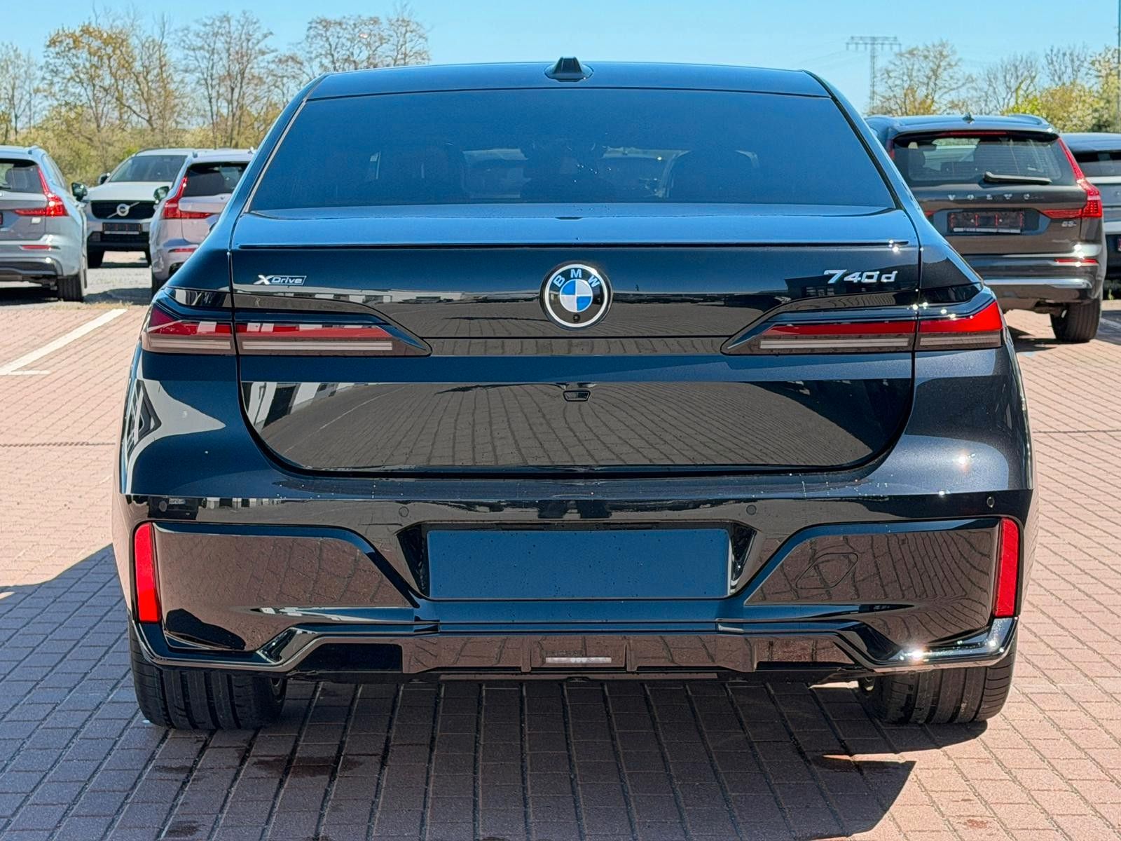 Fahrzeugabbildung BMW 740 d xDrive M Sport Pro*B&W*MASS*PAN*STHZ*CON*