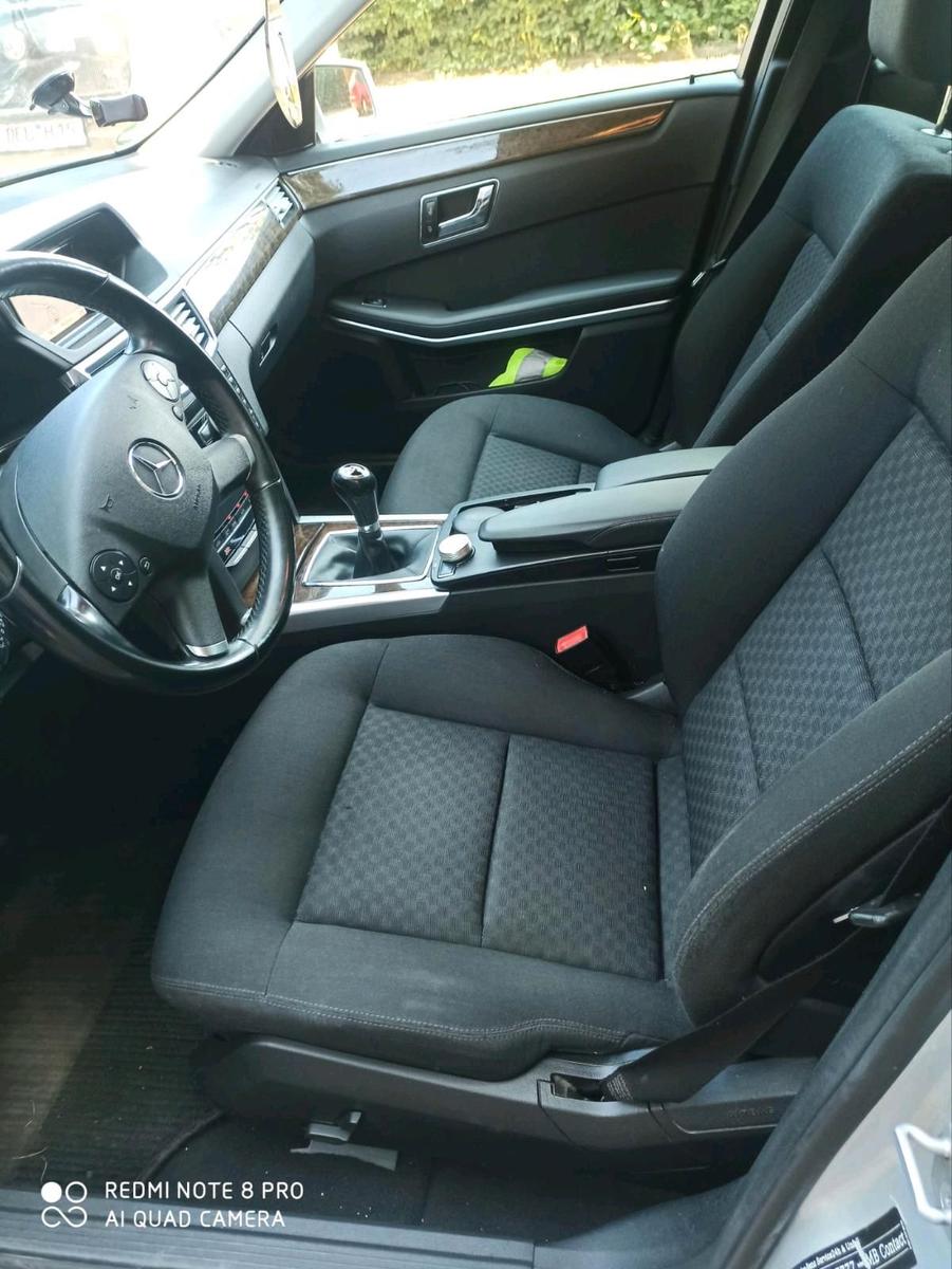 Mercedes-Benz 200 2010 — interior