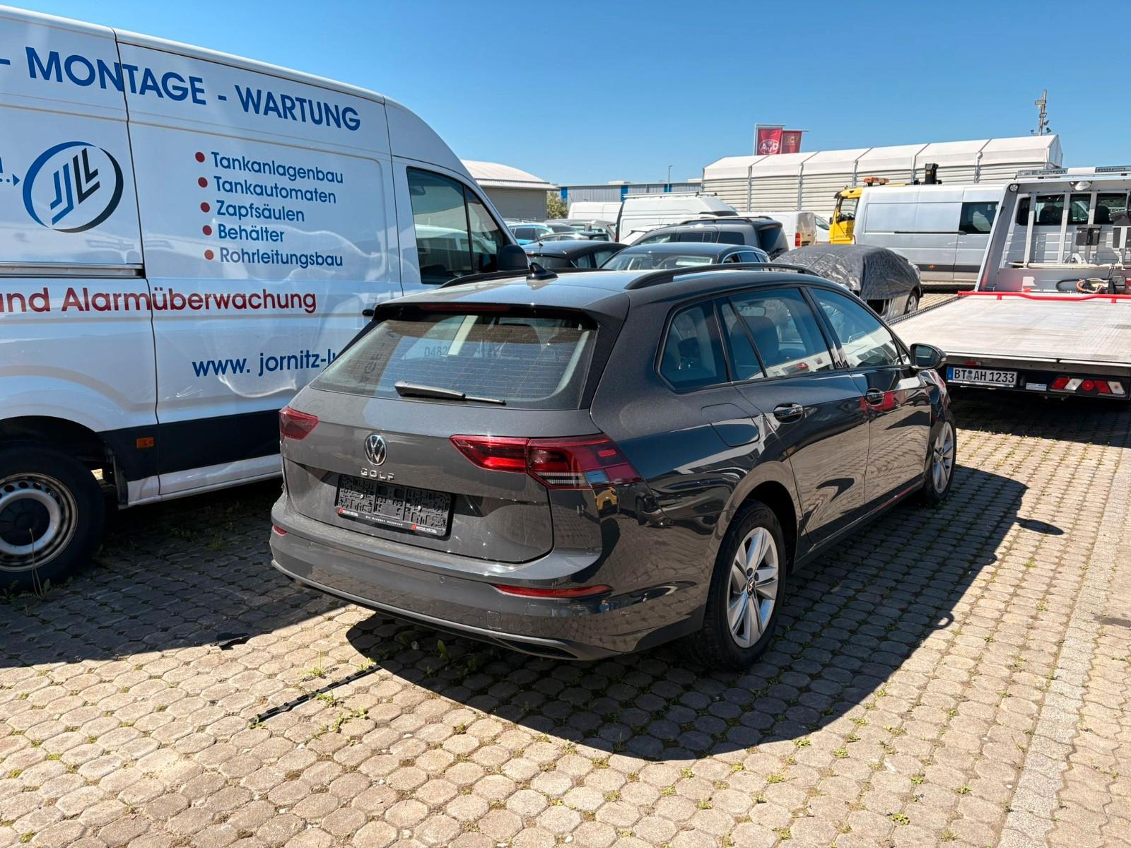 Volkswagen Golf VIII 2.0 TDI Variant Life