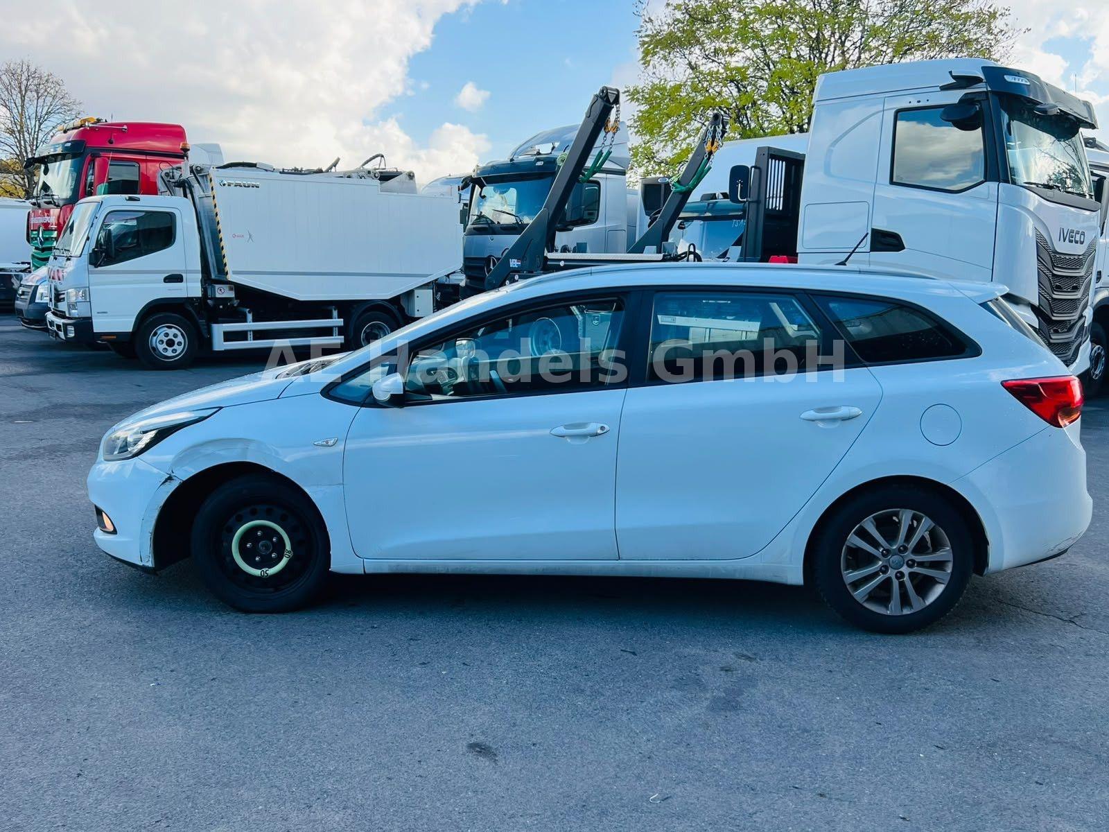 Kia cee'd 2014 — photo 8