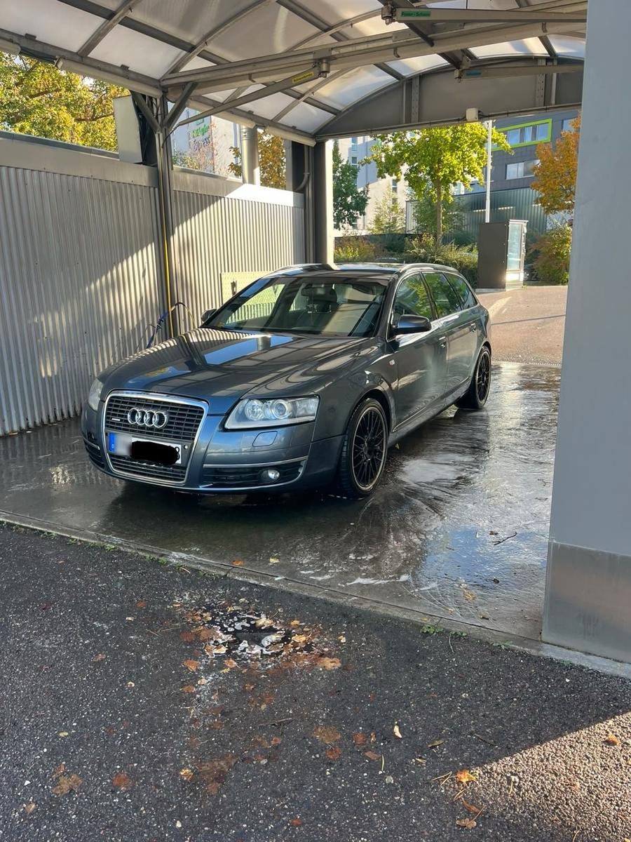 Audi Quattro 2005 — вигляд ззаду