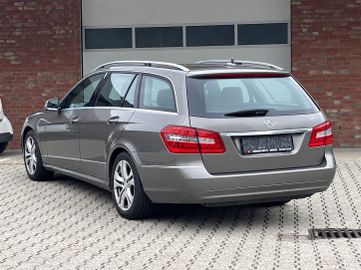 Mercedes E 200 - 3