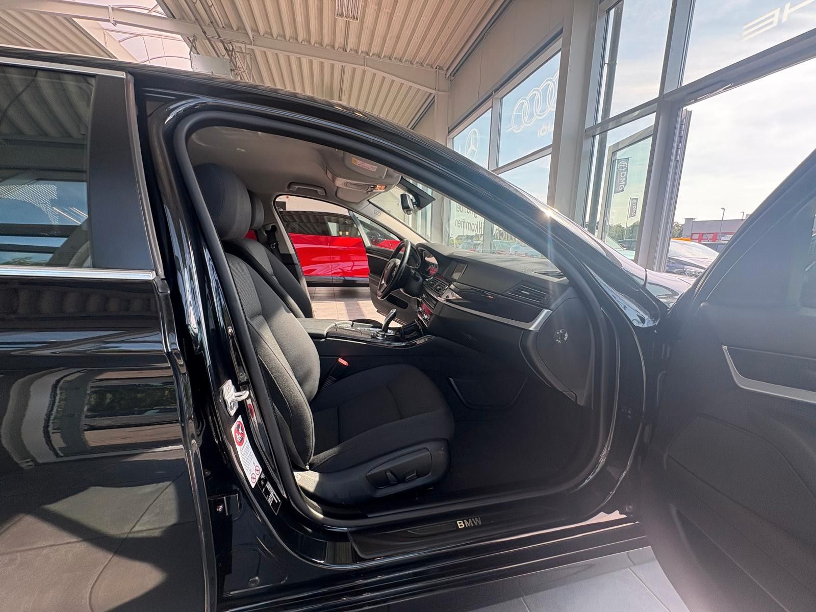 Fahrzeugabbildung BMW 518 Touring/E-Sitze/Navi/PDC/Xenon