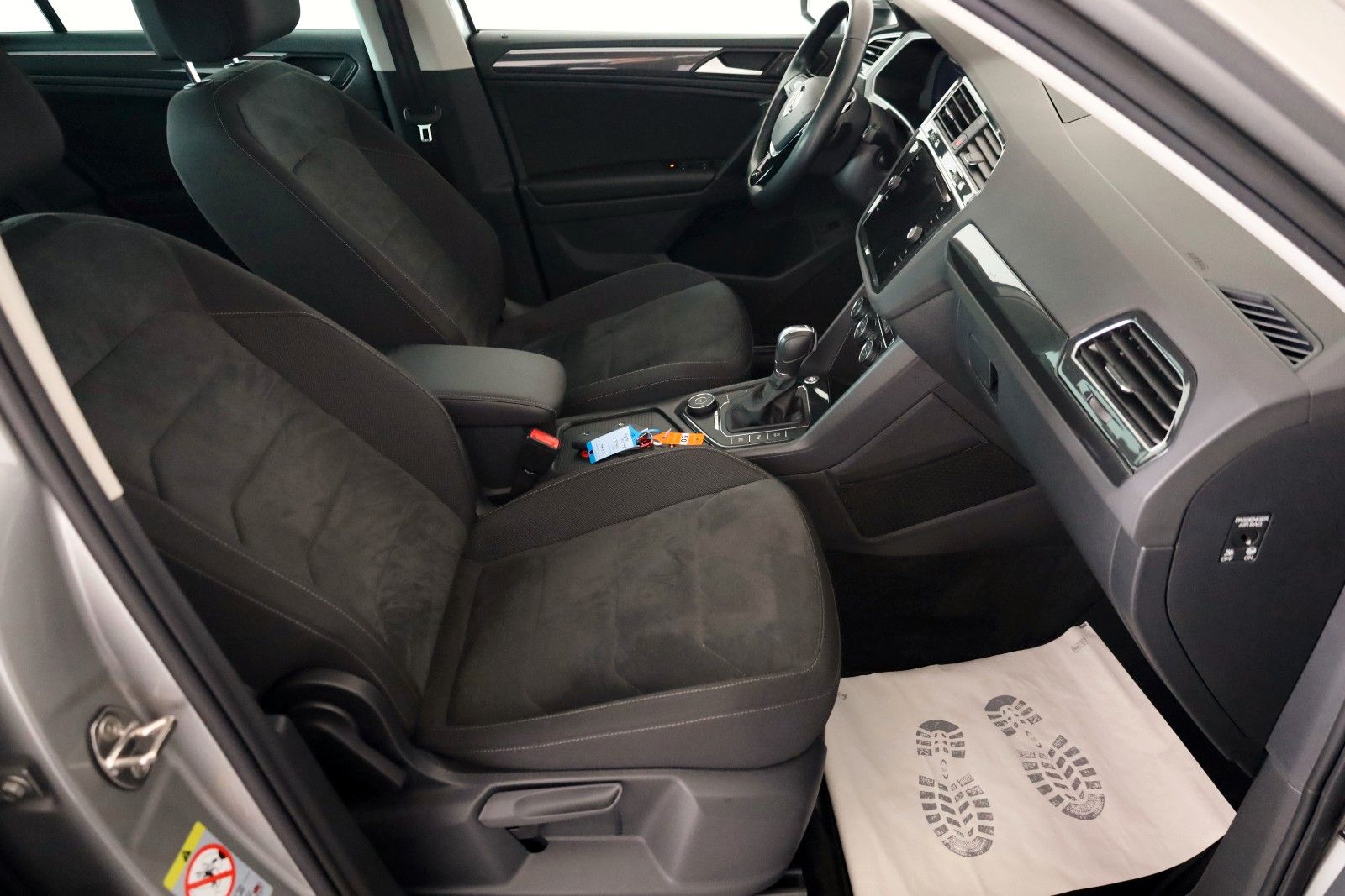 Fahrzeugabbildung Volkswagen Tiguan Highline 4M Navi,LED,PanDach,ACC,360°