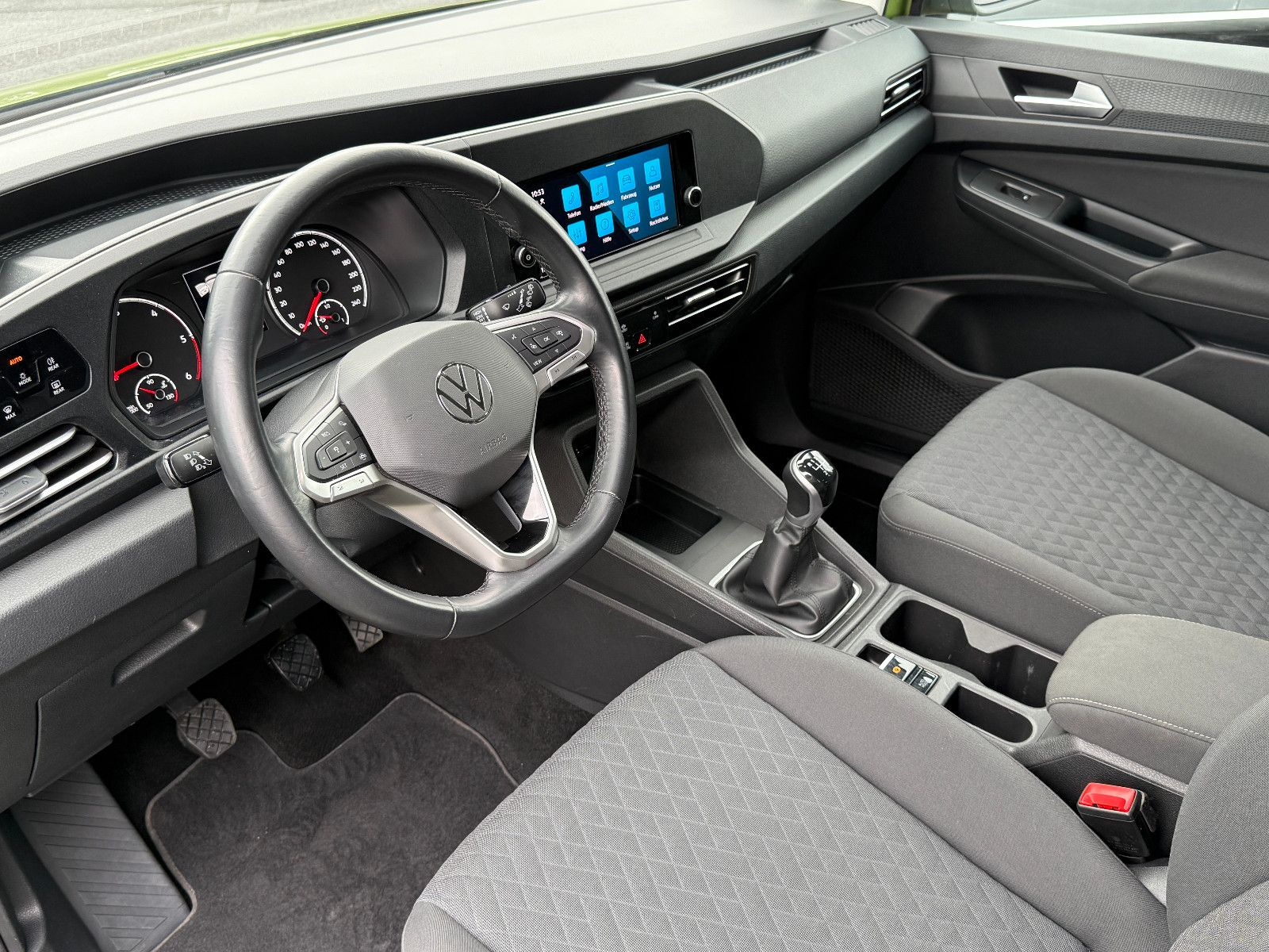 Fahrzeugabbildung Volkswagen Caddy Life 2.0 TDI ACC DAB PDC SHZ Winterpaket