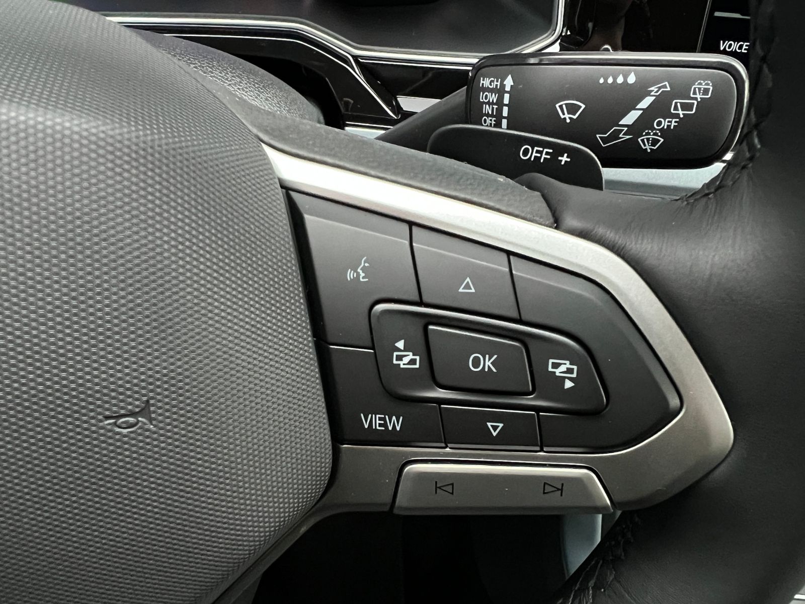 Fahrzeugabbildung Volkswagen Taigo  ENERGY 1.0 TSI DSG *AHK, Ganzjahresreifen