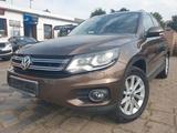 Volkswagen Tiguan Track & Style 4Motion*AHK 2,5T*STD*SHZ* - Volkswagen Tiguan aus 2012