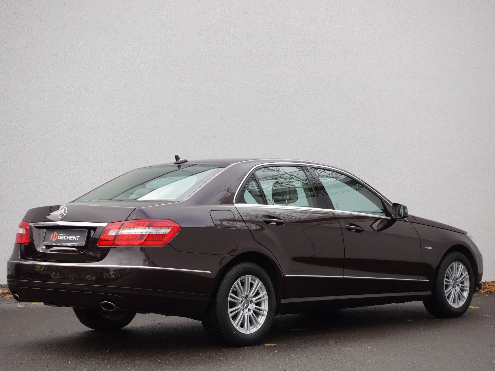 Fahrzeugabbildung Mercedes-Benz E 350 CGI Elegance,Navi,Sitzhzg,Händlerfahrzeug