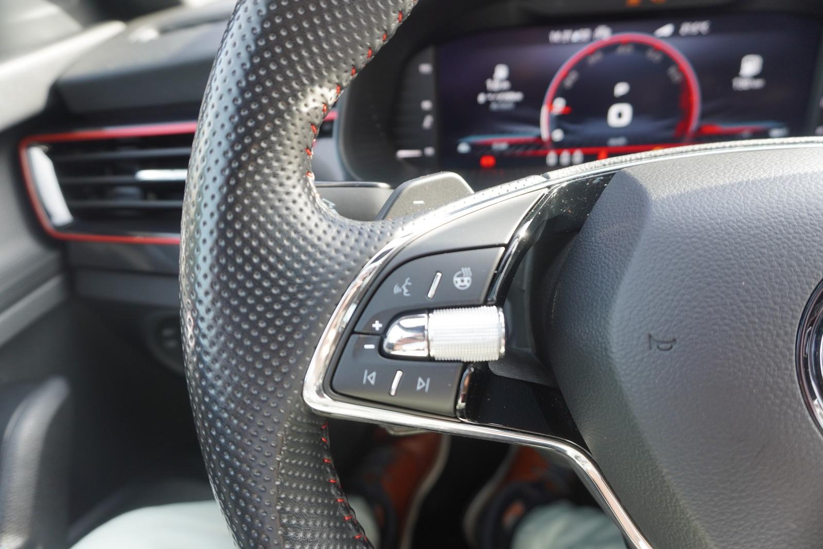 Skoda Scala 1.5 TSI Monte Carlo LED Navi ACC Panorama