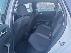 Fahrzeugabbildung Volkswagen Polo 1.0 MPI Life APP DAB PDC