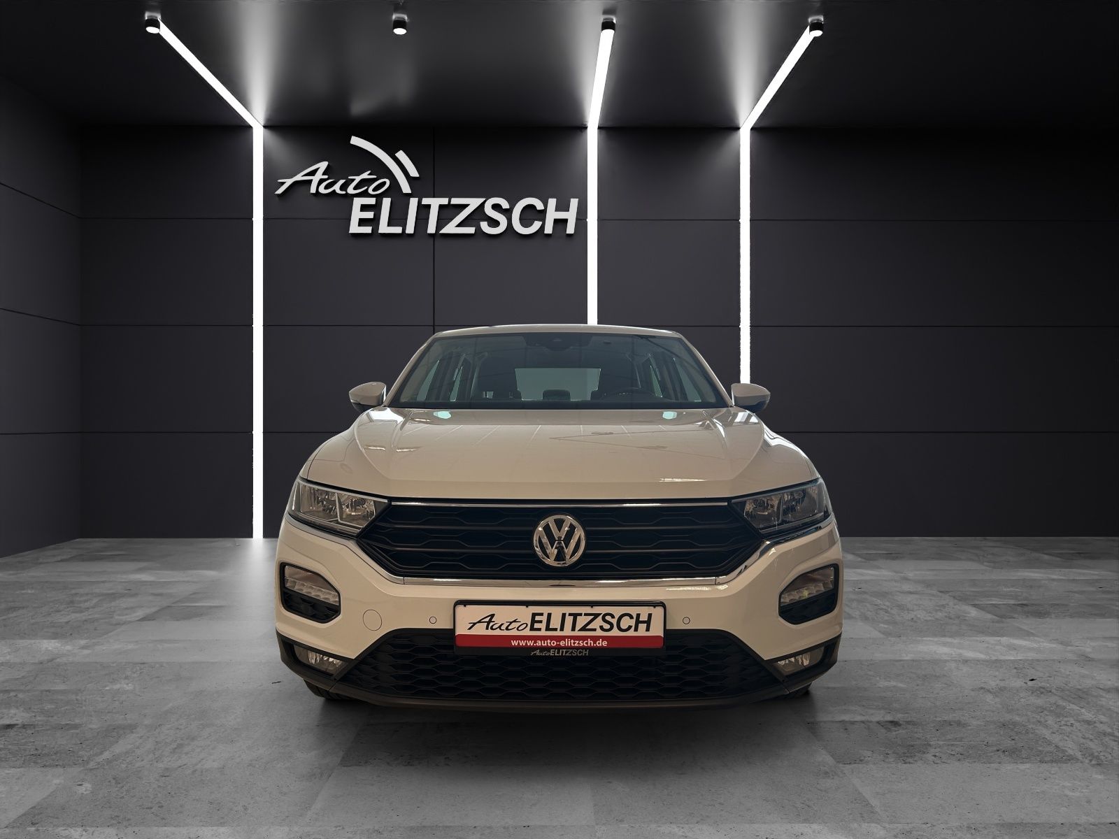 Fahrzeugabbildung Volkswagen T-Roc TSI ACC PDC SH LM