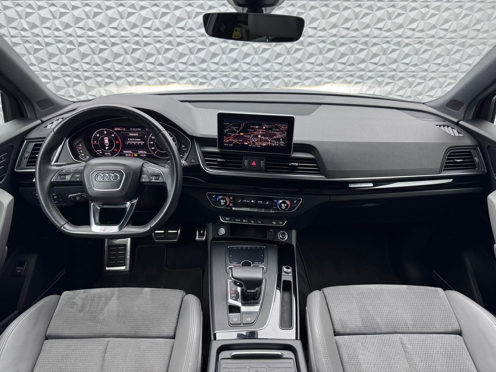 Fahrzeugabbildung Audi 40 TDI QA/S-LINE/PANO/B&O/MATRIX/AHK/360°/MEMORY