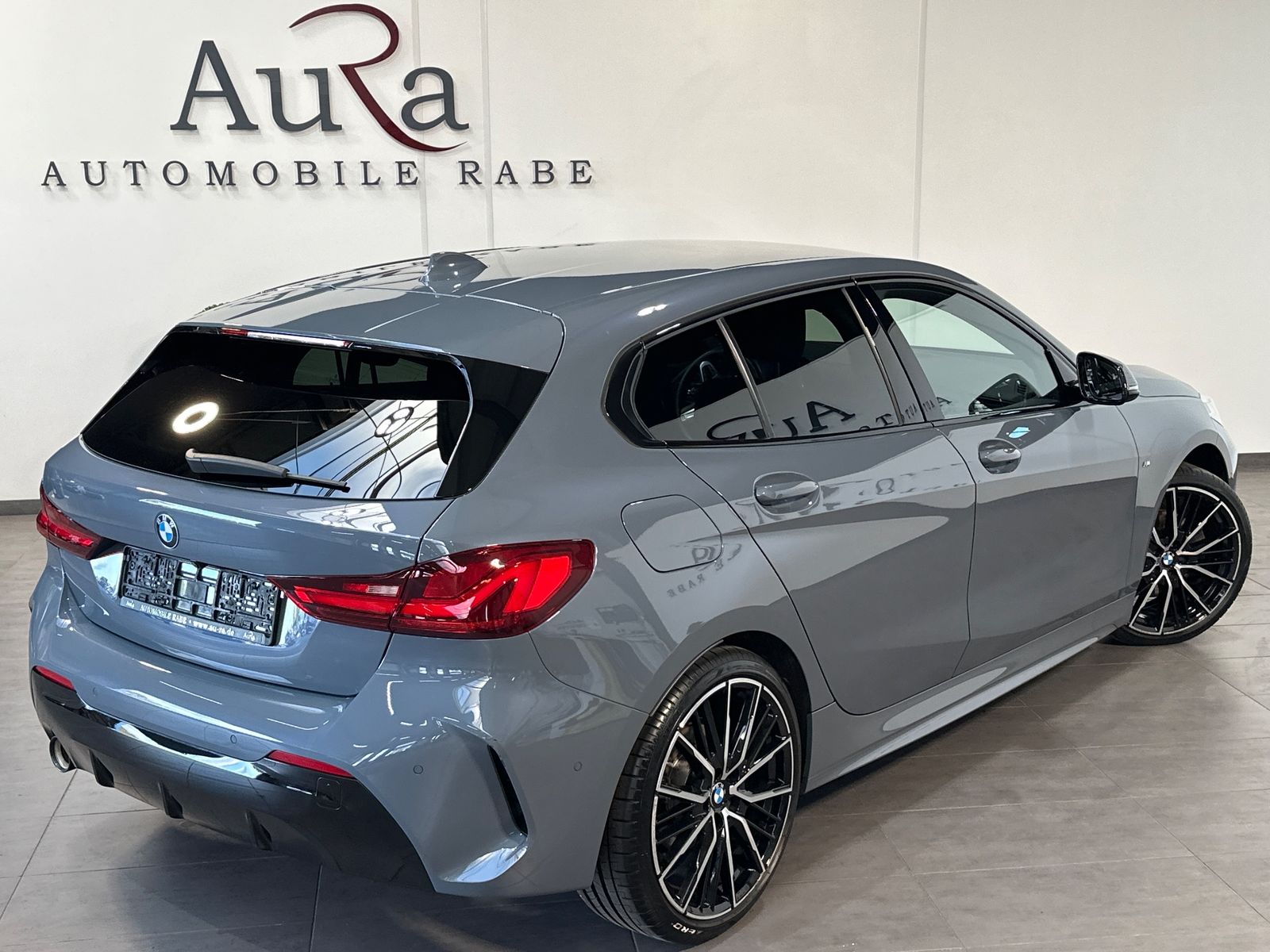Fahrzeugabbildung BMW 118 i M-Sport NAV+LED+KAMERA+H&K+DA