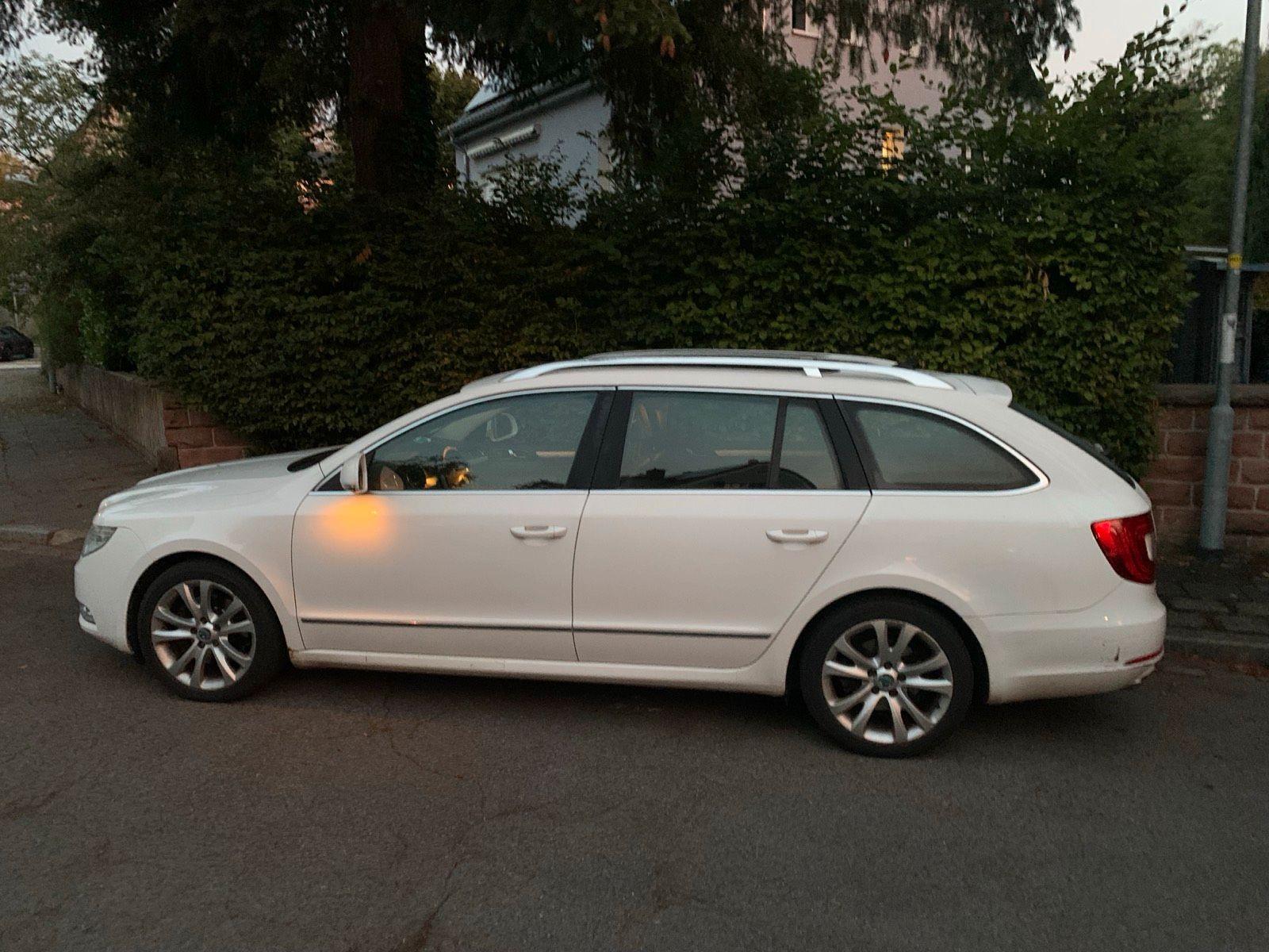 Skoda Superb, 2011