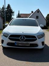 Mercedes-Benz A 220 mit MBUX-System. - Mercedes-Benz A 220 von privat