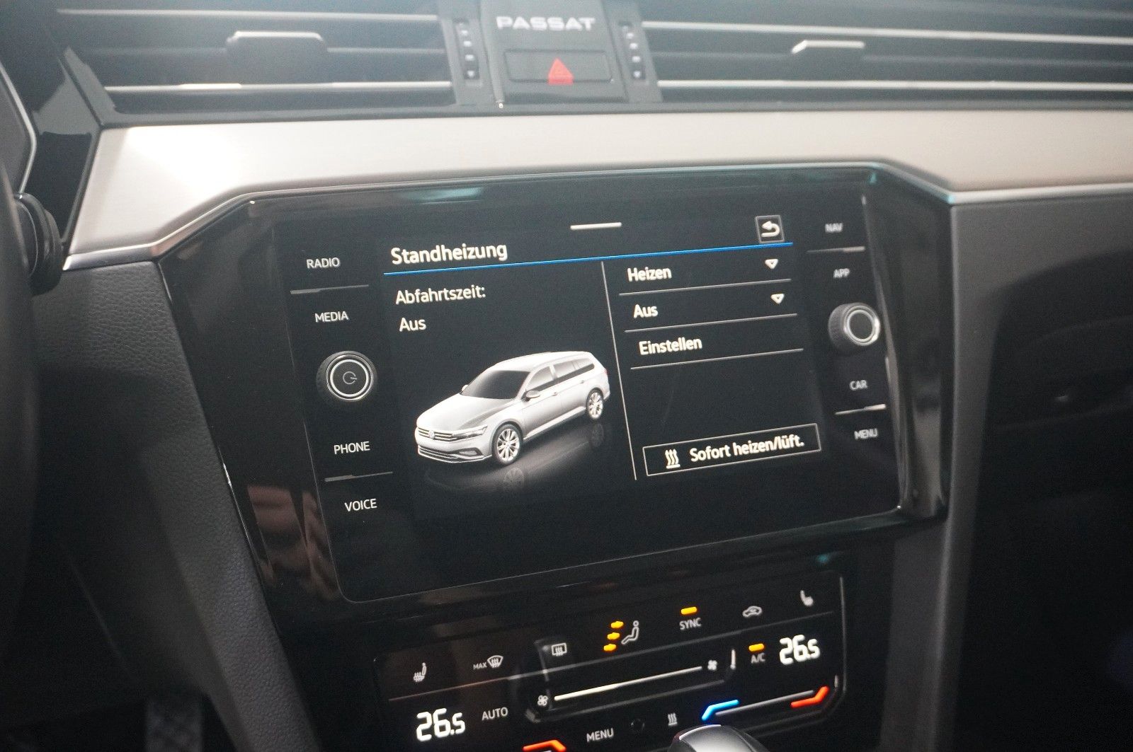 Fahrzeugabbildung Volkswagen Passat Vari. 2.0D R-LINE 4M NAVI/LED/KAMERA/AHK