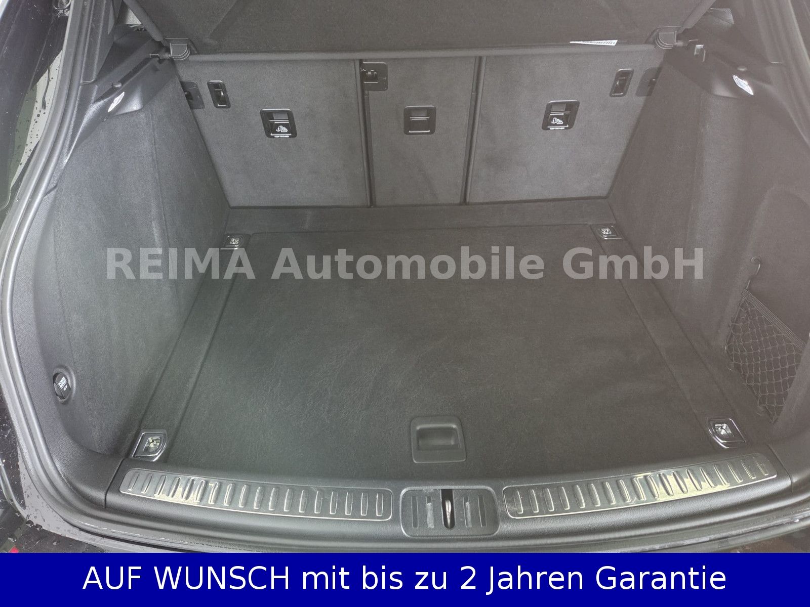 Fahrzeugabbildung Porsche Macan 2,0i, , LED, Standheizung, Luft, Pano