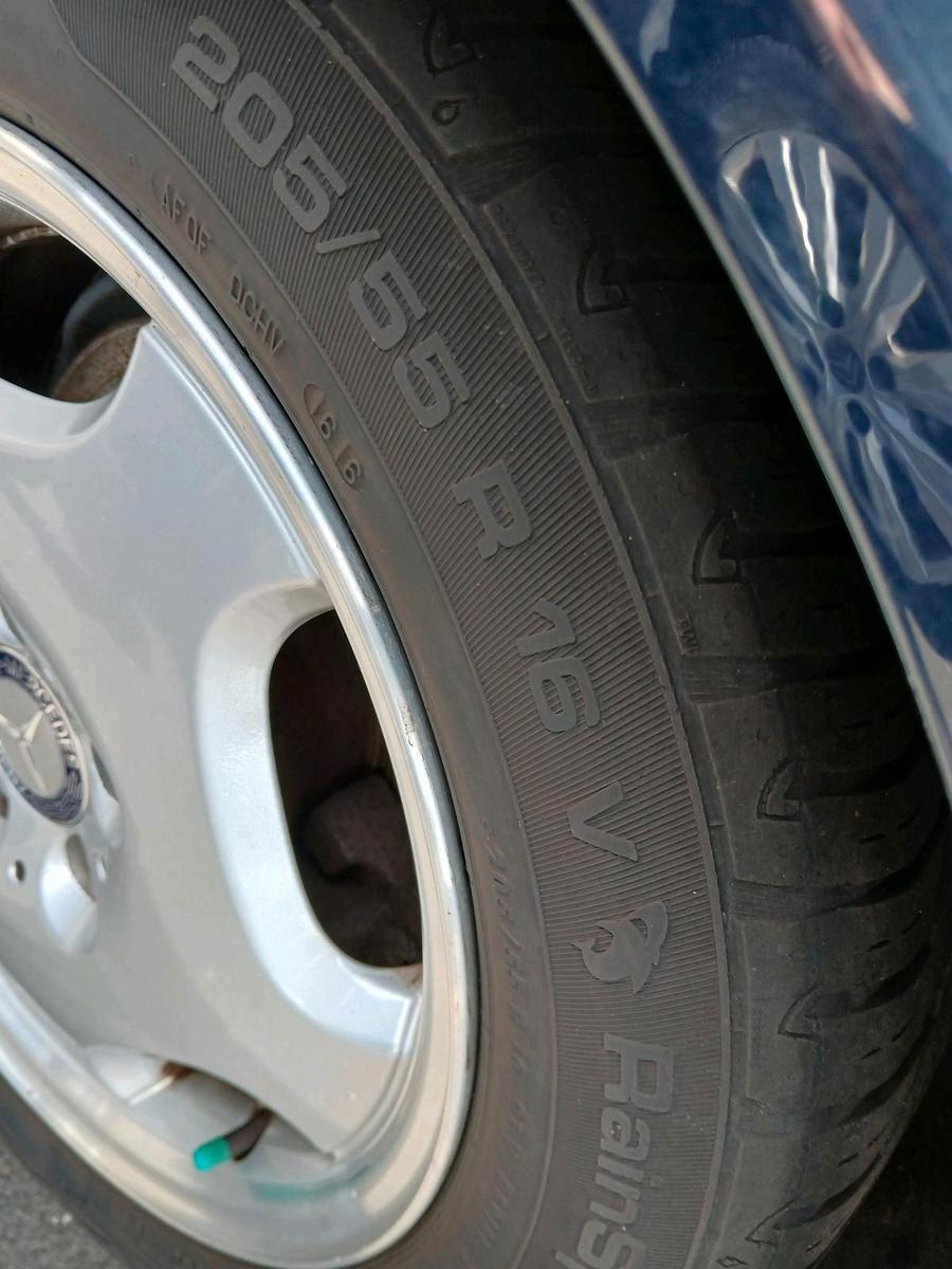 Mercedes-Benz  2004 — photo 7