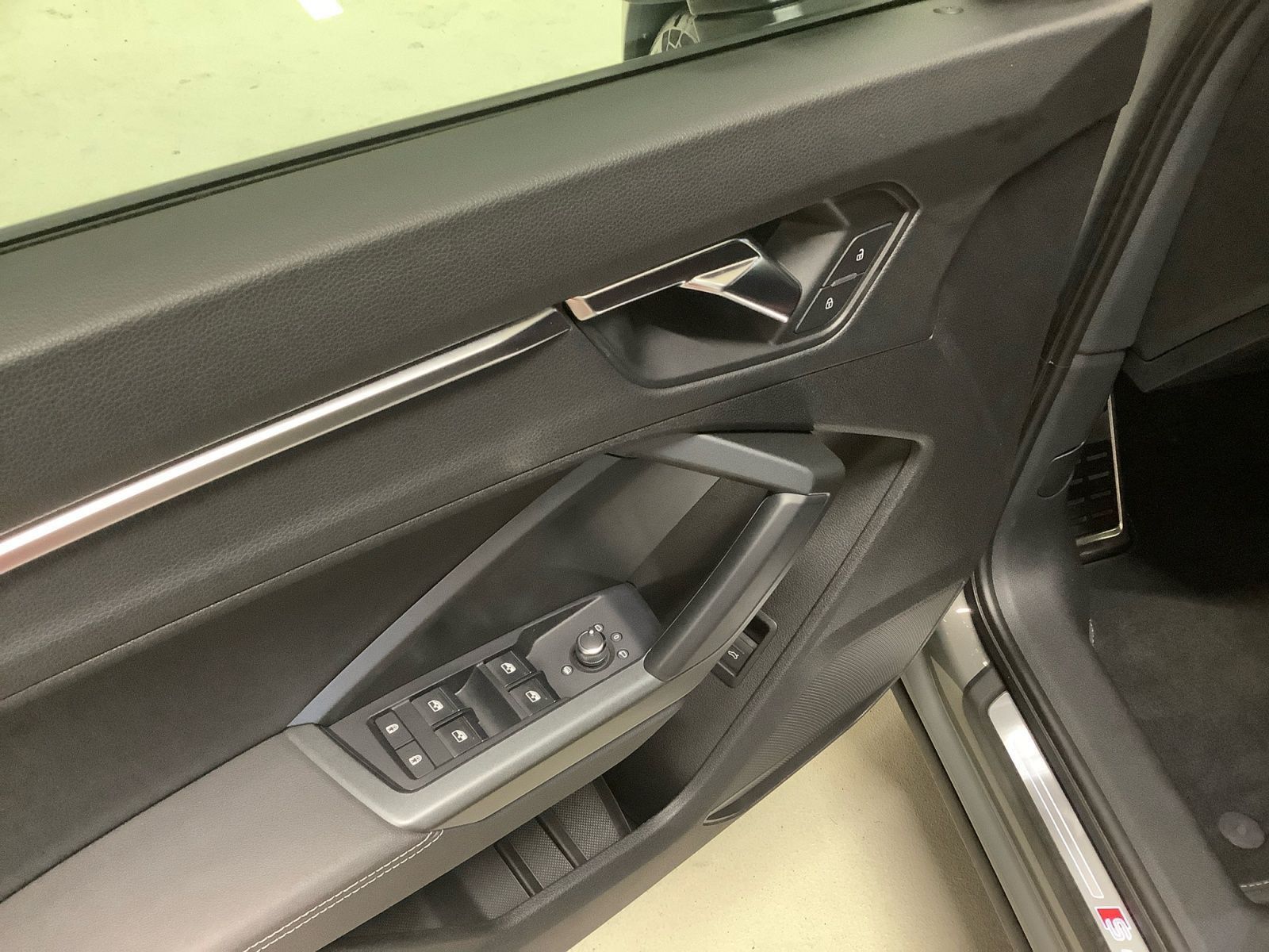 Q3 S line 45 TFSI quattro 169 kW,Navi,LED,elektr