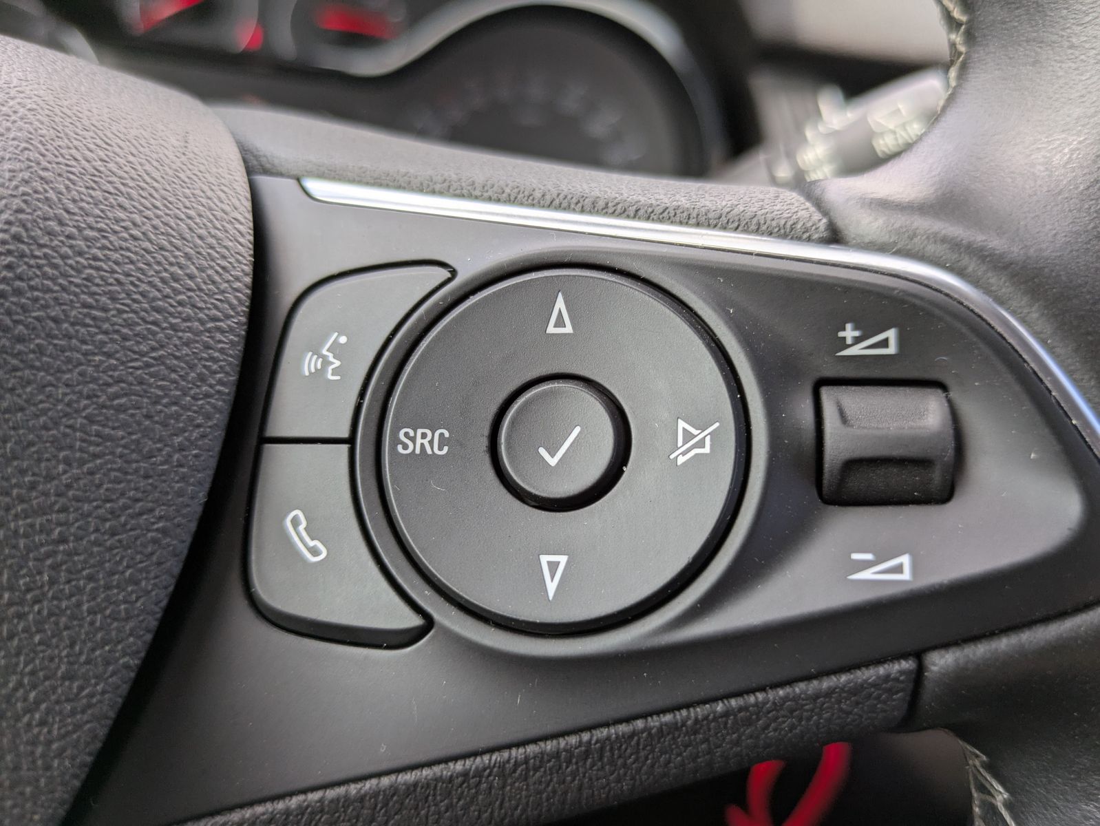 Fahrzeugabbildung Opel Grandland X 1.2 Opel 2020 LED*TEMP*KAMERA*18"APP