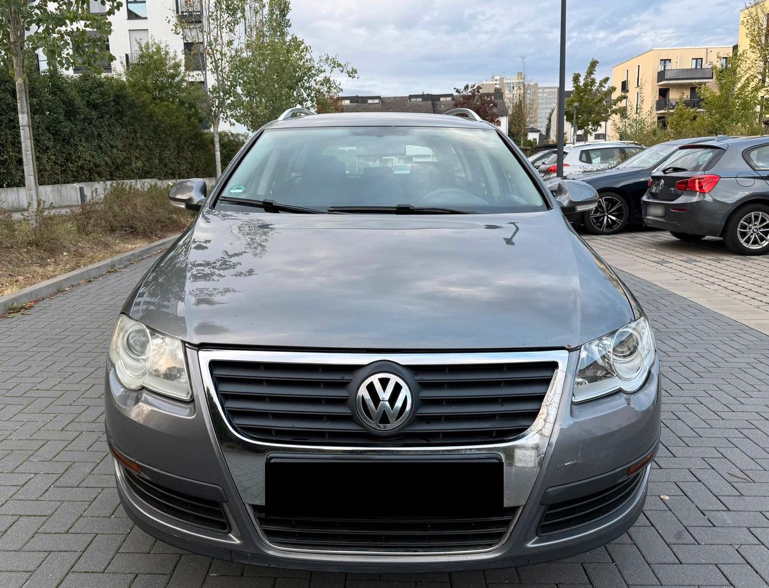 Volkswagen Passat 2006 — rear view