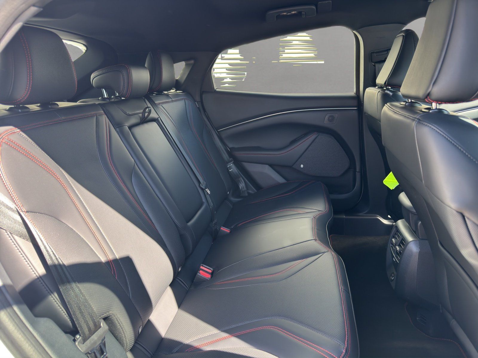Fahrzeugabbildung Ford Mustang MACH-E AWD Ext. Range Aut./ACC/360°/B&O/