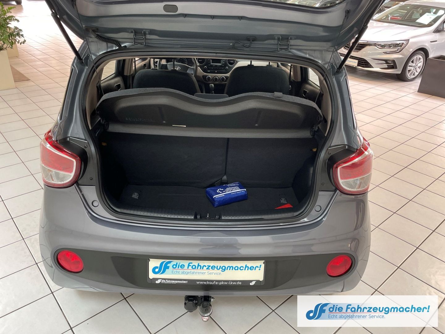 Fahrzeugabbildung Hyundai i10 Classic 1.0 Klima teilb.Rücksb AUX MP3 met.