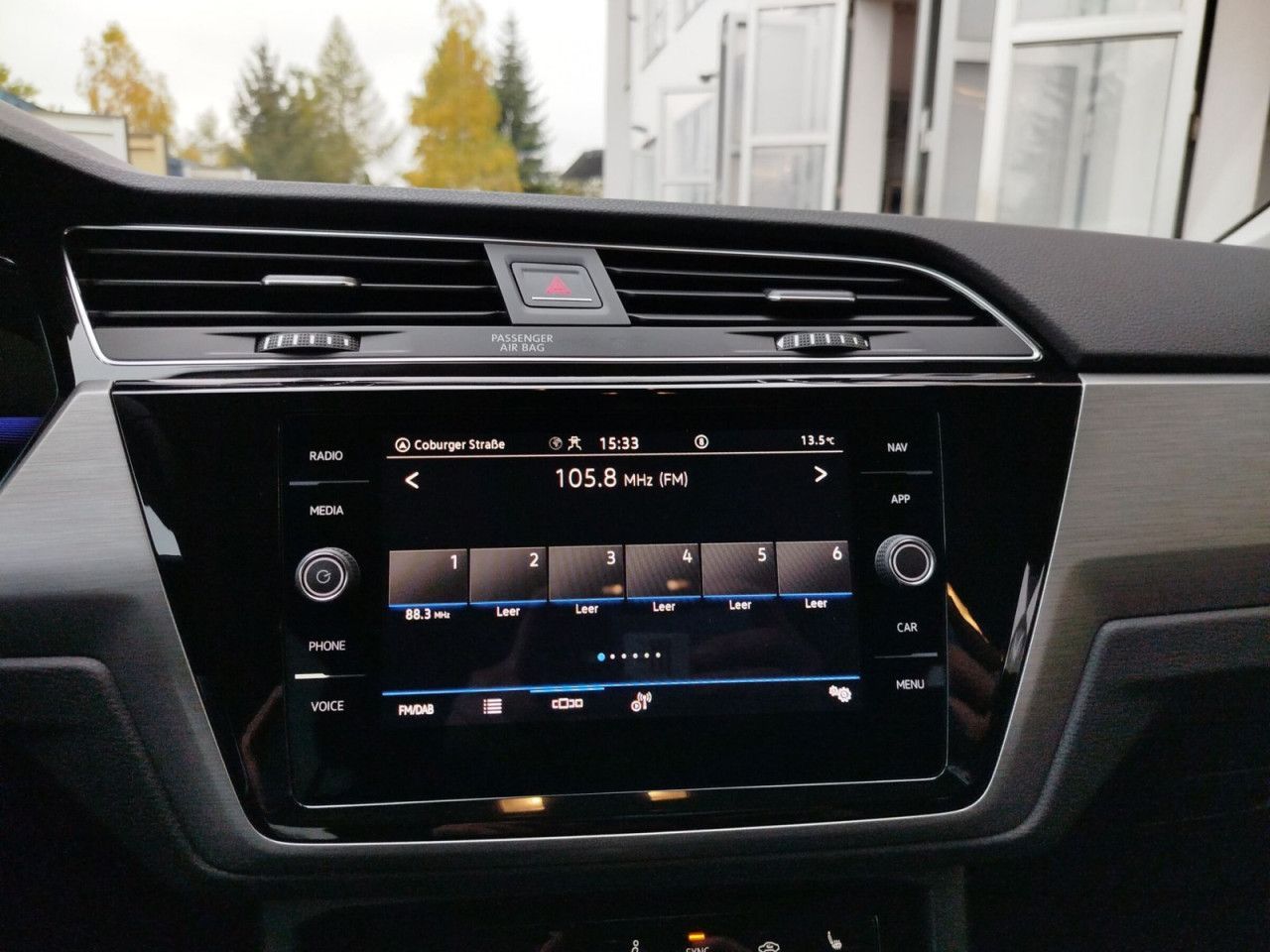 Fahrzeugabbildung Volkswagen Touran Comfortline 1.5 TSI DSG, AHK, Easy Open