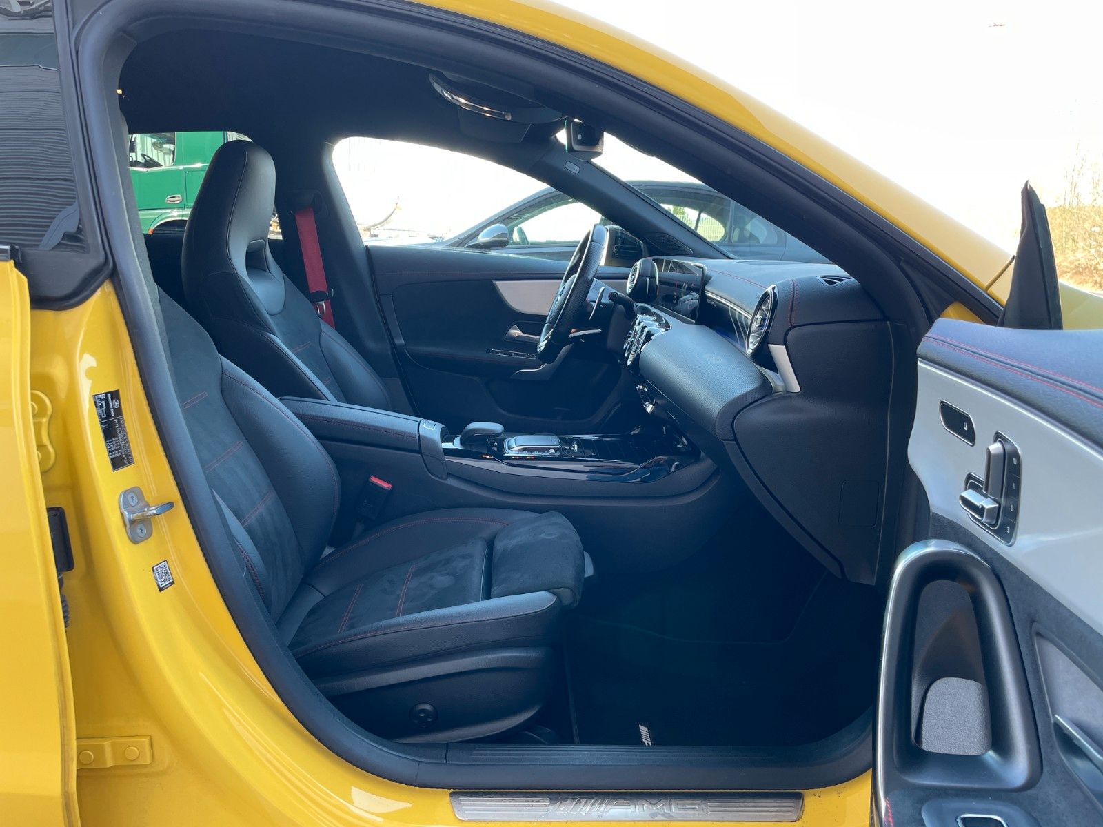 Fahrzeugabbildung Mercedes-Benz CLA 35 AMG 4M SB R-Kamera+Distr+Memory+Aero+MBea