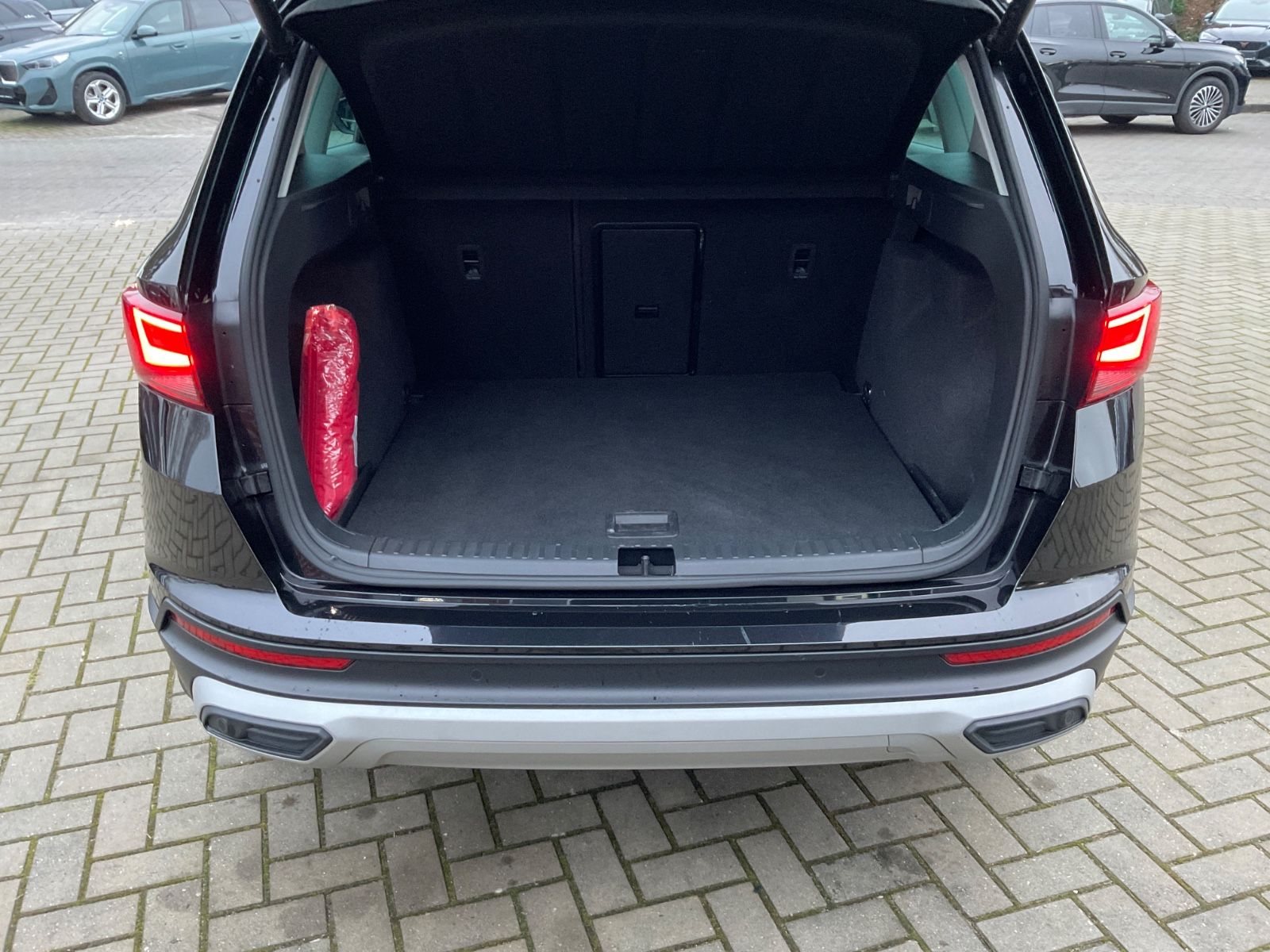 Fahrzeugabbildung SEAT Ateca 1.5 TSI Xperience DSG,Kamera,Navi,LED