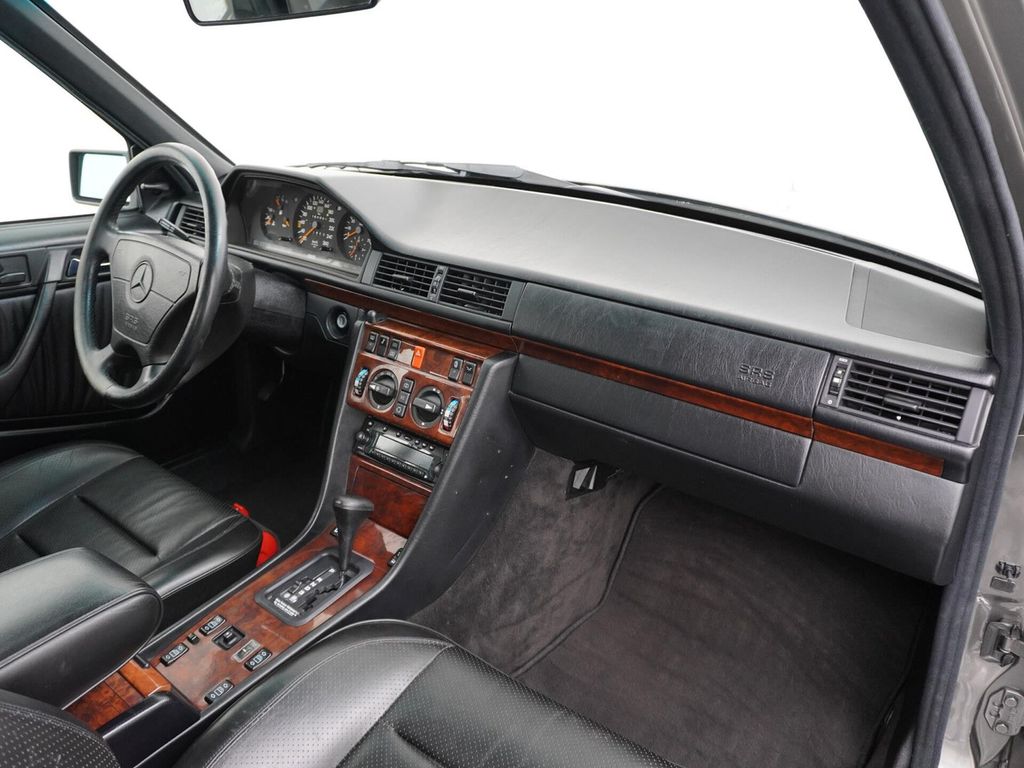 Mercedes-Benz E 500 E500 500E Schiebedach Becker navi Leder Cr